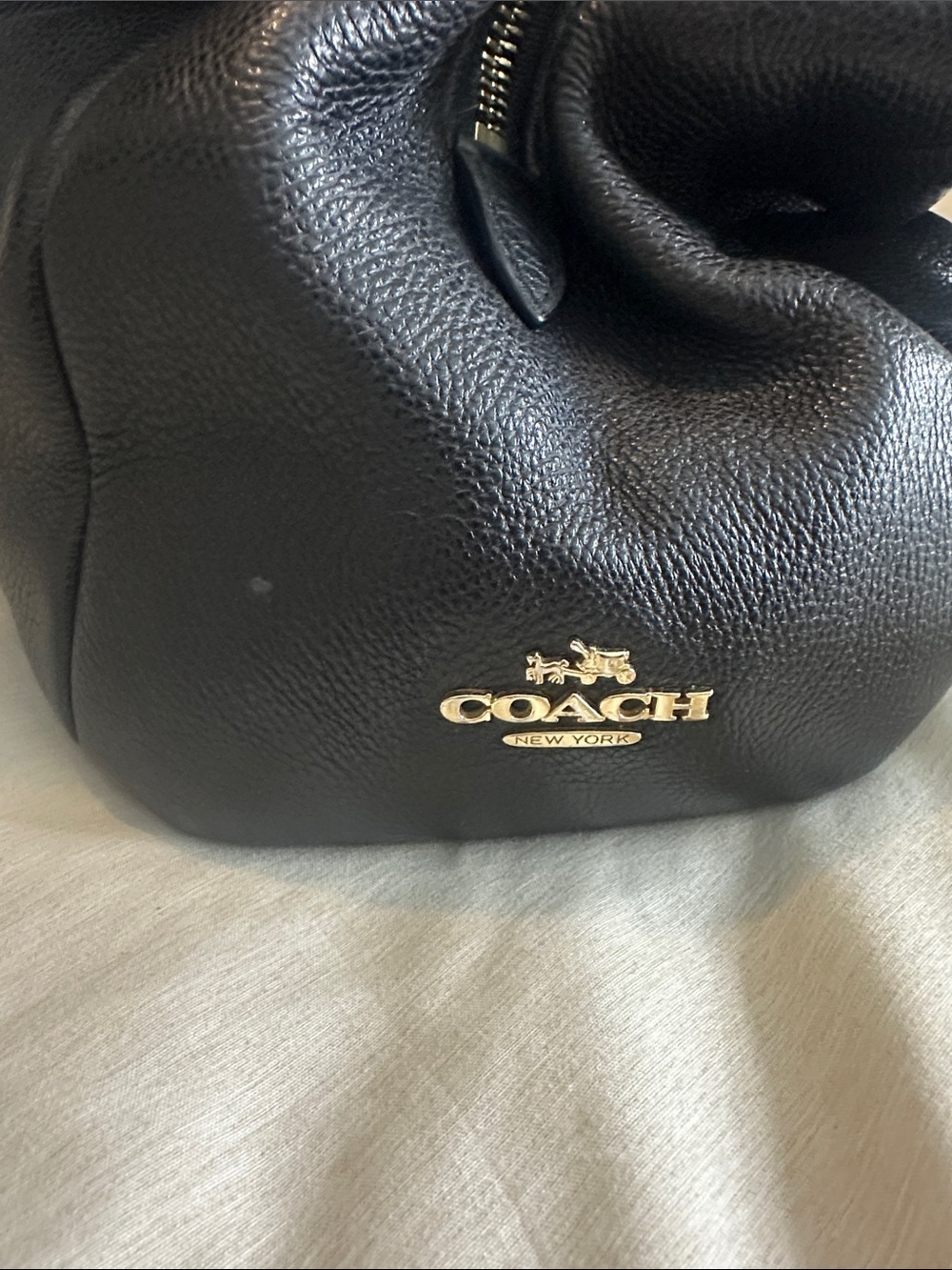Classic Black Leather Shoulder Bag - Picture 3 of 7